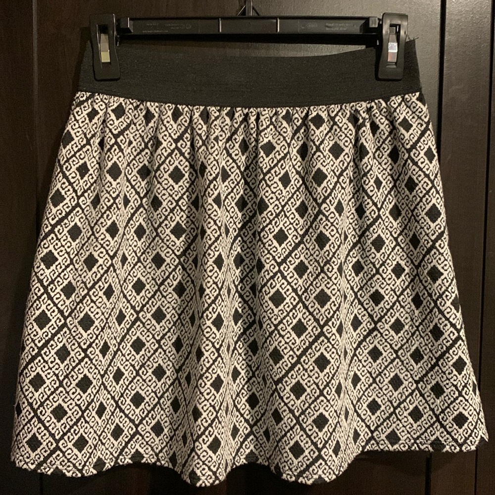 Joe Benbasset Black & White Mini Skirt